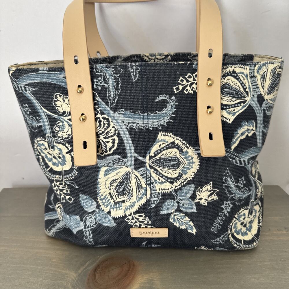 Spartina 449 Blue Paisley Fabric Cream Interior Purse Bag EUC